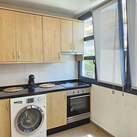 Luxury Holidays Suites, Playa De Los Cristianos 洛斯克里斯蒂亚诺斯 外观 照片
