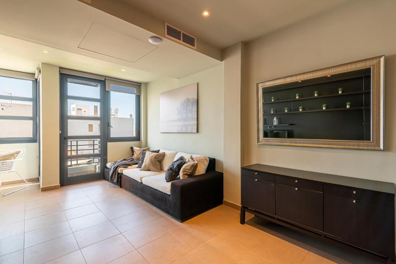 Luxury Holidays Suites, Playa De Los Cristianos 洛斯克里斯蒂亚诺斯 外观 照片