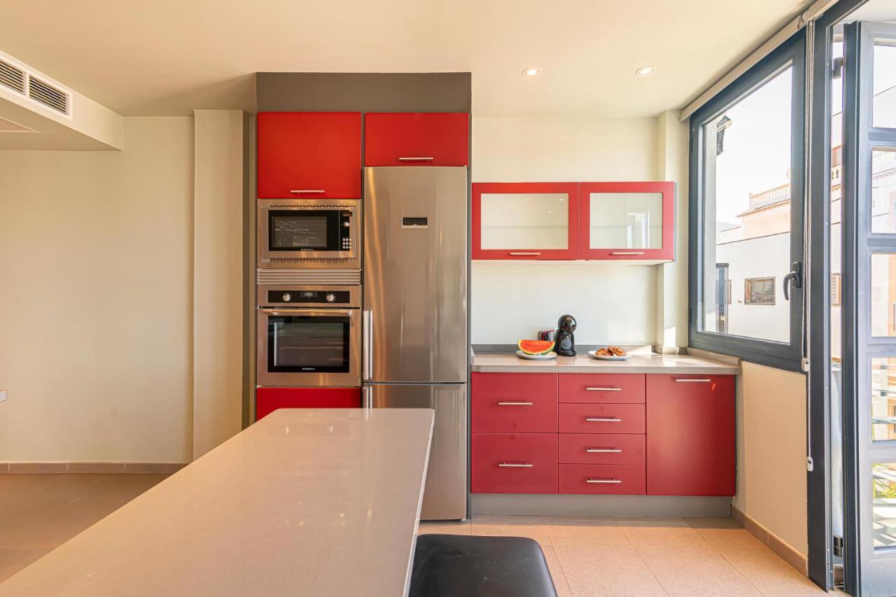 Luxury Holidays Suites, Playa De Los Cristianos 洛斯克里斯蒂亚诺斯 外观 照片