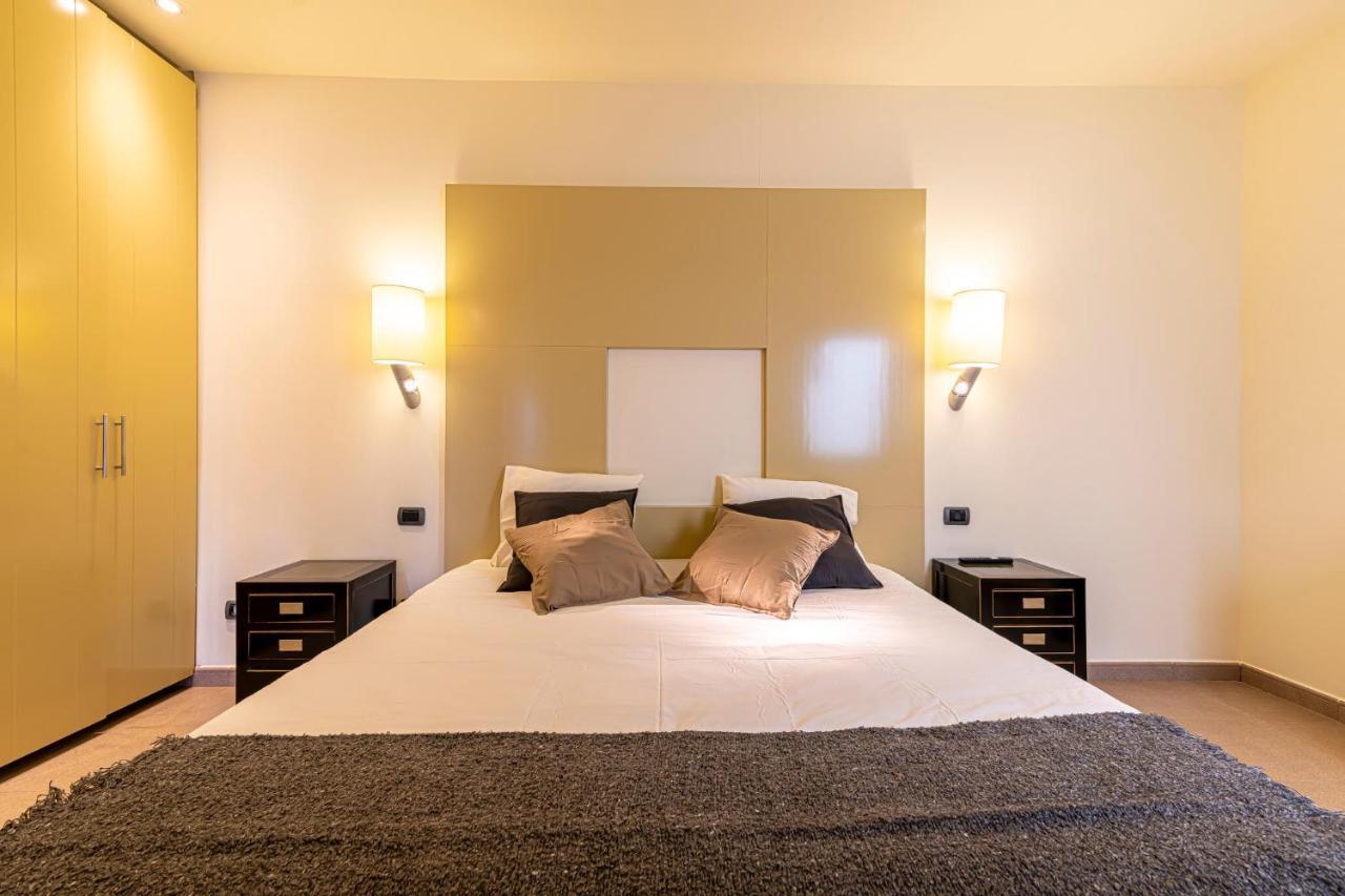 Luxury Holidays Suites, Playa De Los Cristianos 洛斯克里斯蒂亚诺斯 外观 照片