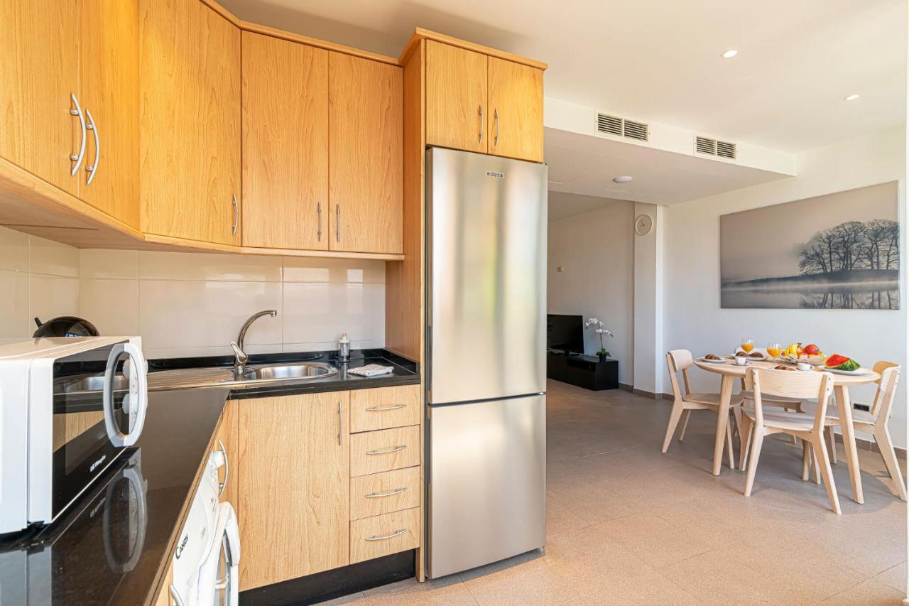 Luxury Holidays Suites, Playa De Los Cristianos 洛斯克里斯蒂亚诺斯 外观 照片