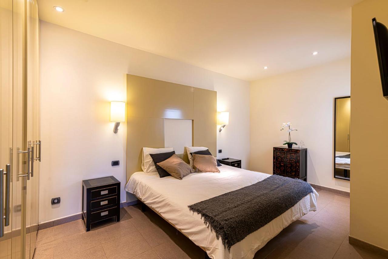 Luxury Holidays Suites, Playa De Los Cristianos 洛斯克里斯蒂亚诺斯 外观 照片