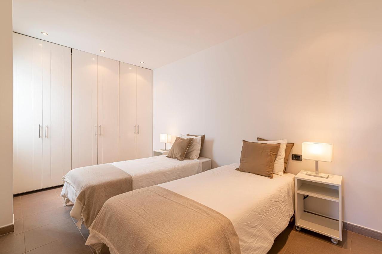 Luxury Holidays Suites, Playa De Los Cristianos 洛斯克里斯蒂亚诺斯 外观 照片