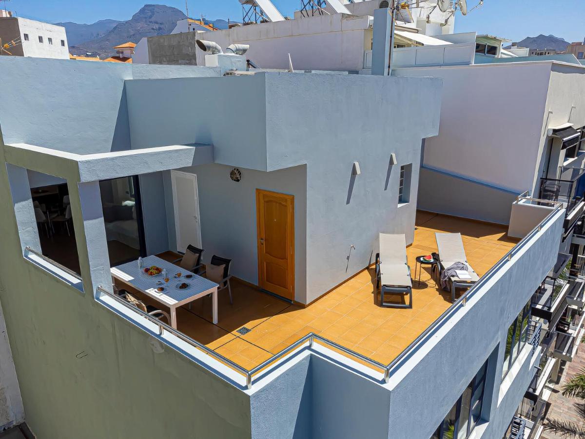 Luxury Holidays Suites, Playa De Los Cristianos 洛斯克里斯蒂亚诺斯 外观 照片
