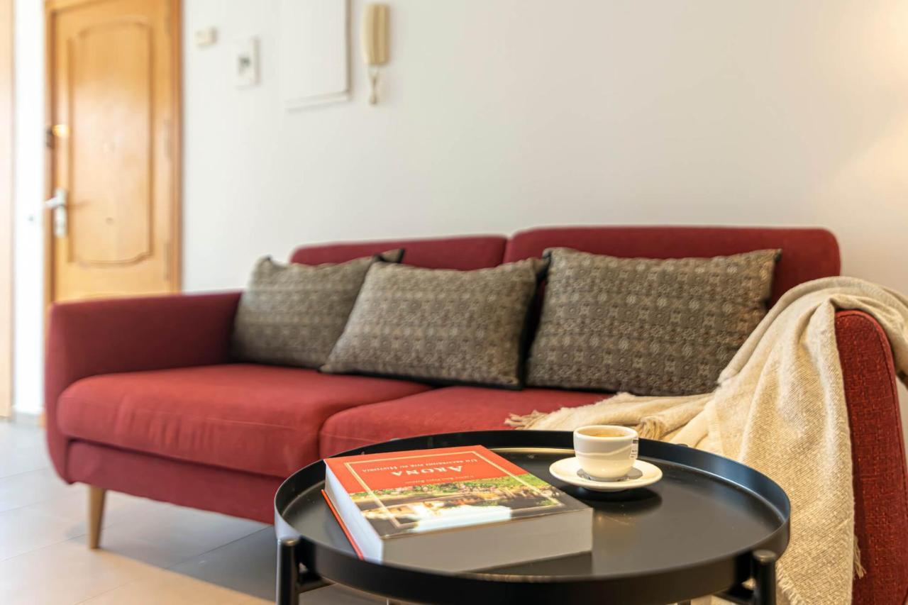 Luxury Holidays Suites, Playa De Los Cristianos 洛斯克里斯蒂亚诺斯 外观 照片