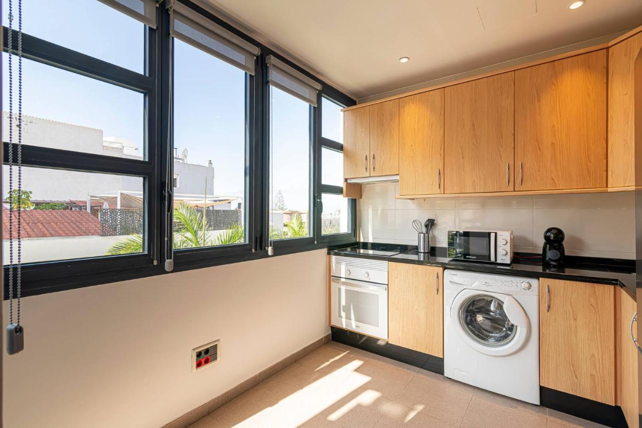 Luxury Holidays Suites, Playa De Los Cristianos 洛斯克里斯蒂亚诺斯 外观 照片