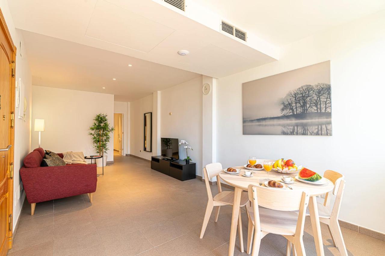 Luxury Holidays Suites, Playa De Los Cristianos 洛斯克里斯蒂亚诺斯 外观 照片