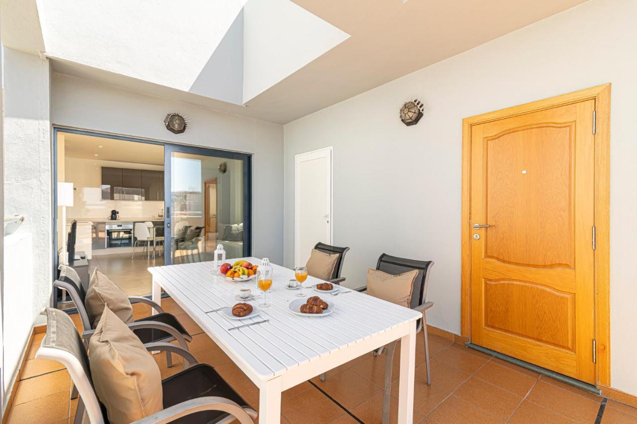 Luxury Holidays Suites, Playa De Los Cristianos 洛斯克里斯蒂亚诺斯 外观 照片