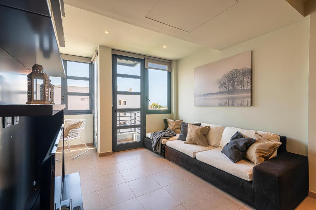 Luxury Holidays Suites, Playa De Los Cristianos 洛斯克里斯蒂亚诺斯 外观 照片