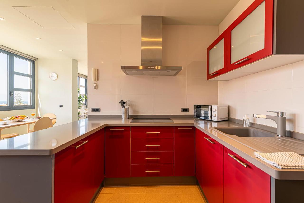 Luxury Holidays Suites, Playa De Los Cristianos 洛斯克里斯蒂亚诺斯 外观 照片