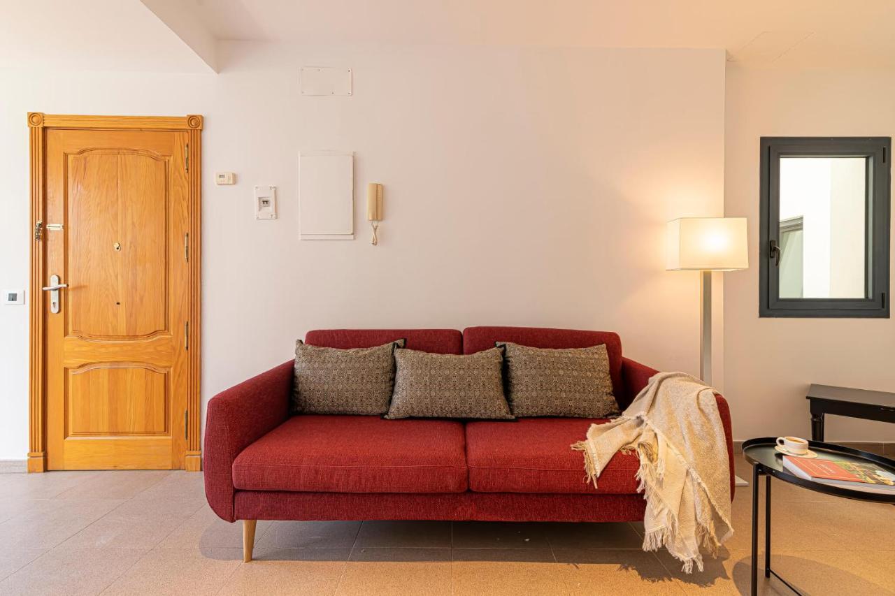 Luxury Holidays Suites, Playa De Los Cristianos 洛斯克里斯蒂亚诺斯 外观 照片