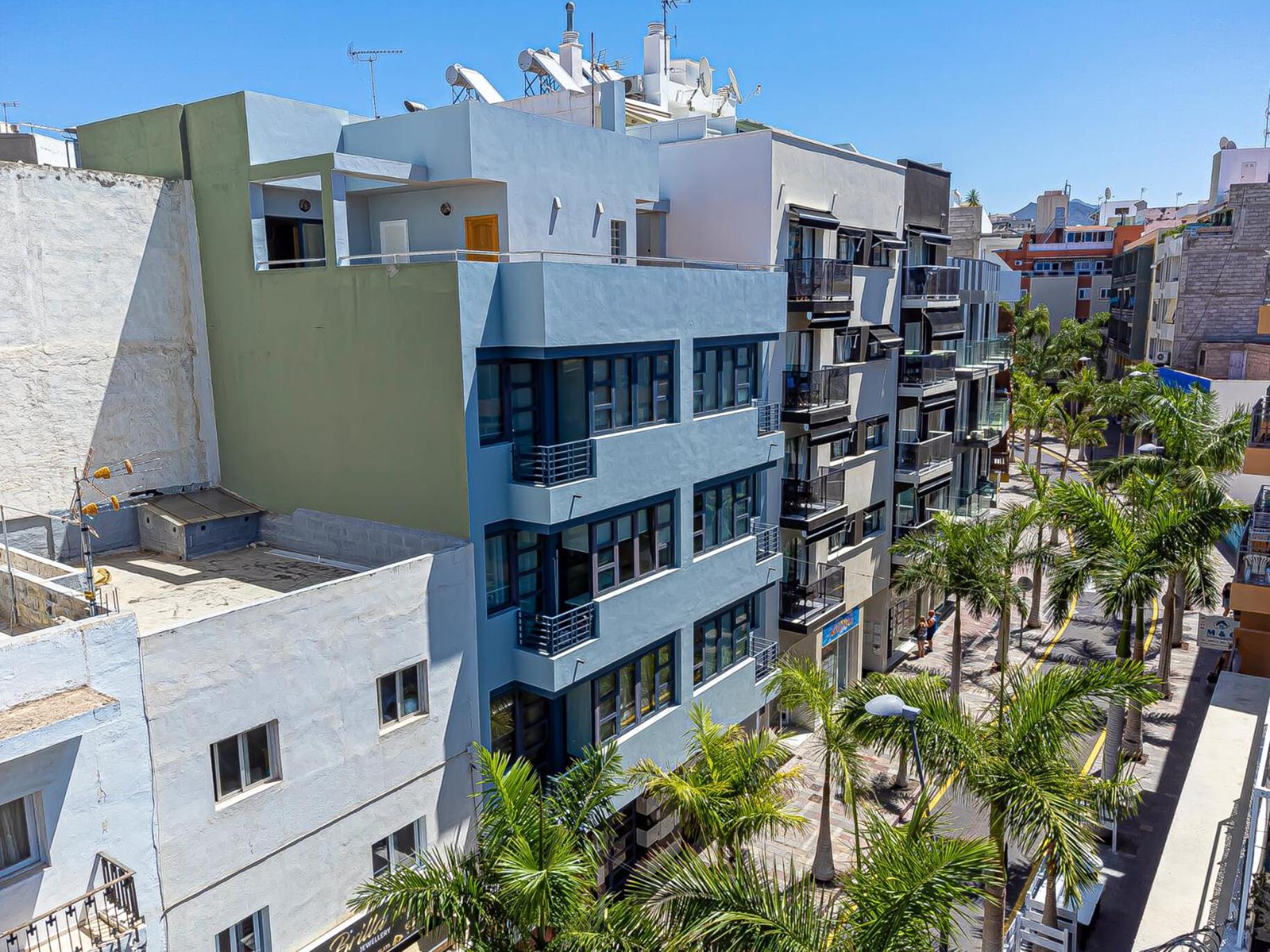 Luxury Holidays Suites, Playa De Los Cristianos 洛斯克里斯蒂亚诺斯 外观 照片